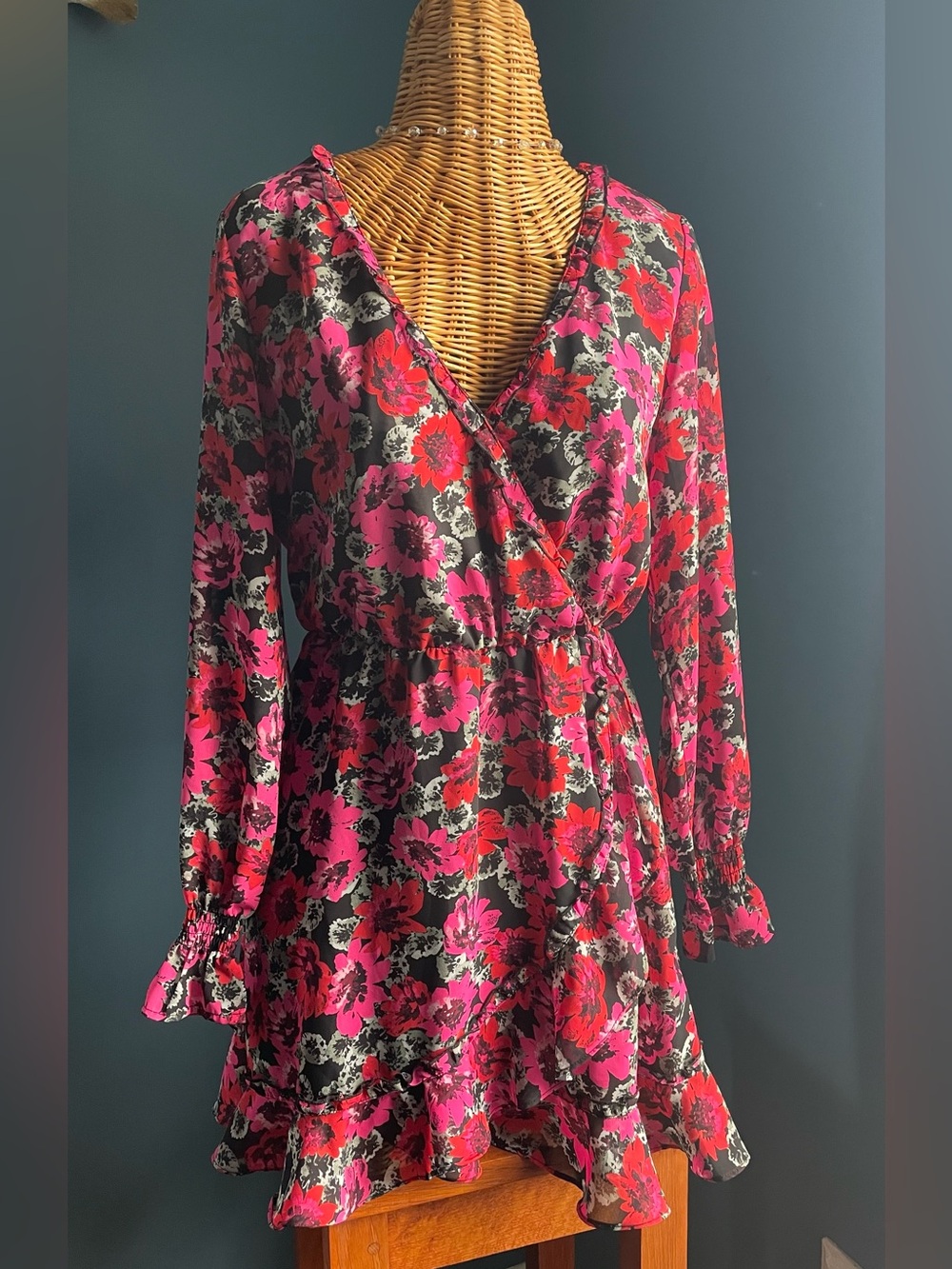 H&M Divided Pink Red Black Faux Wrap Mini Dress Long Sleeve Ruffles Size 8